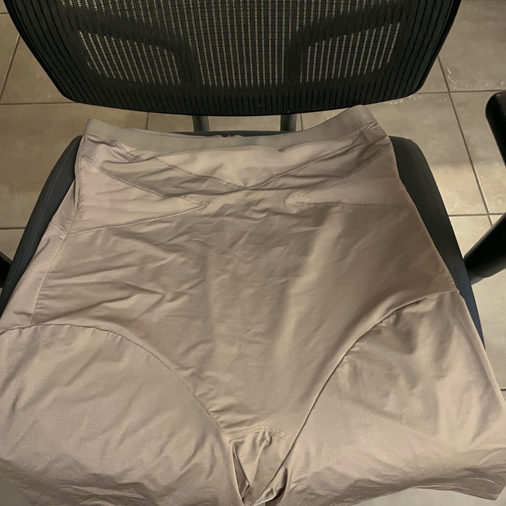 Cacique ultra shapewear in a great condition